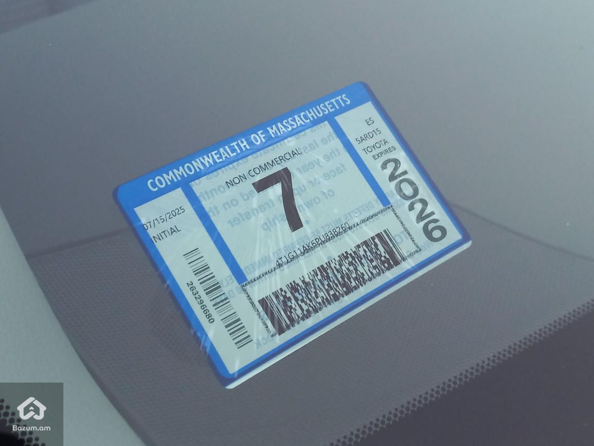 Toyota Camry 2023 - image 13