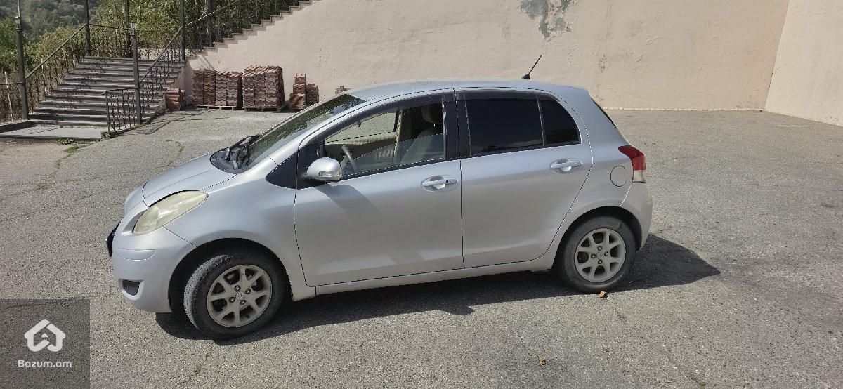 Toyota Vitz 2010 - image 4
