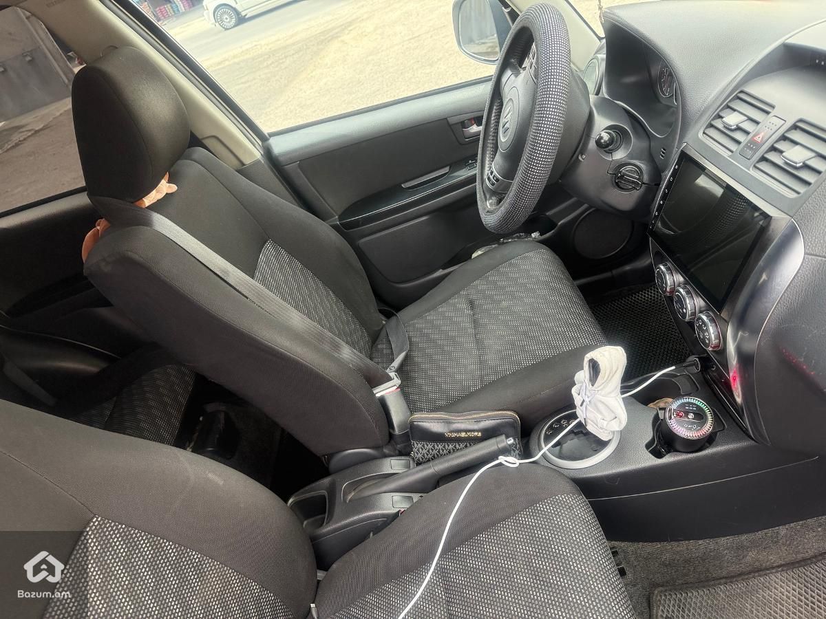 Suzuki SX4 - image 4