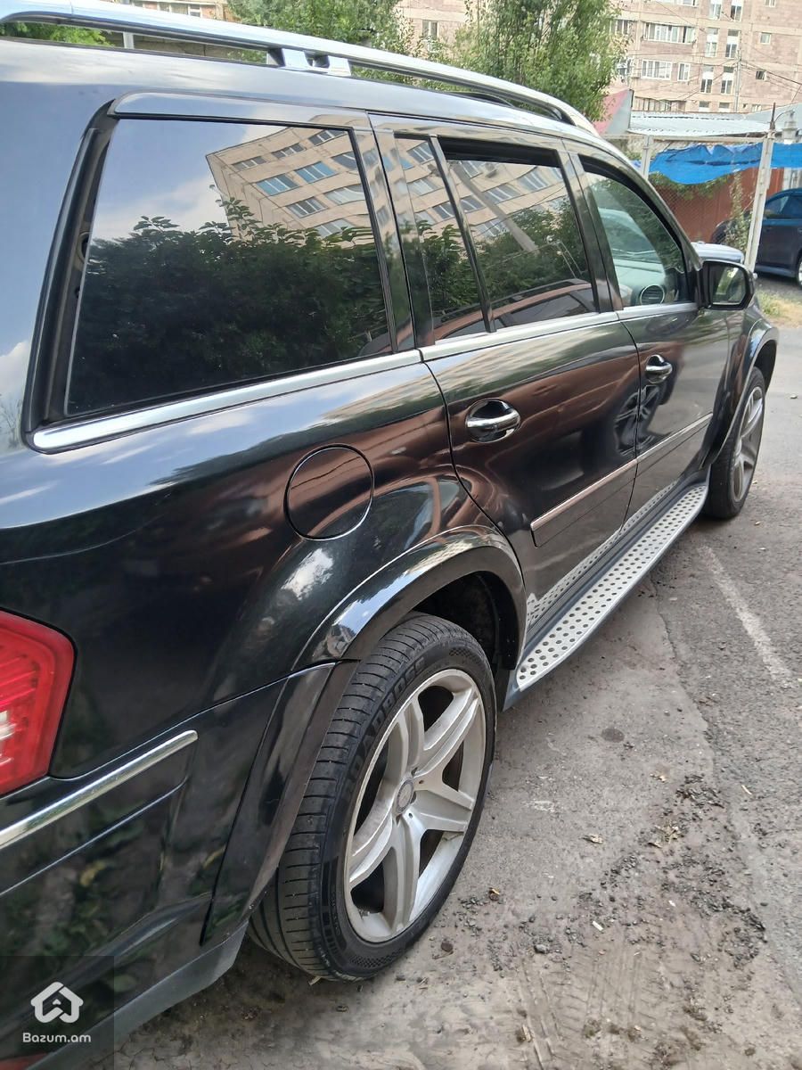 Mercedes GL - image 3