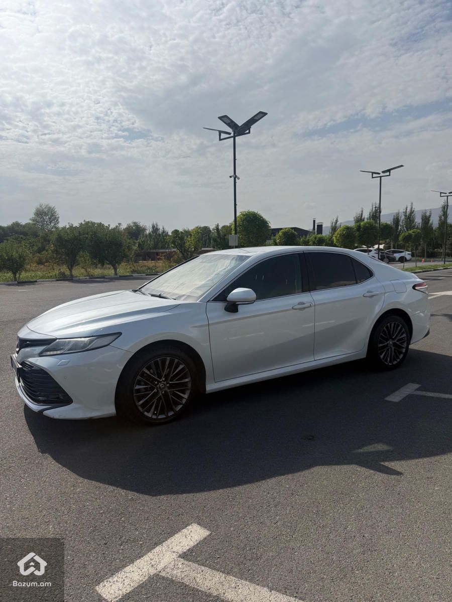 Toyota Camry 2018 - image 5