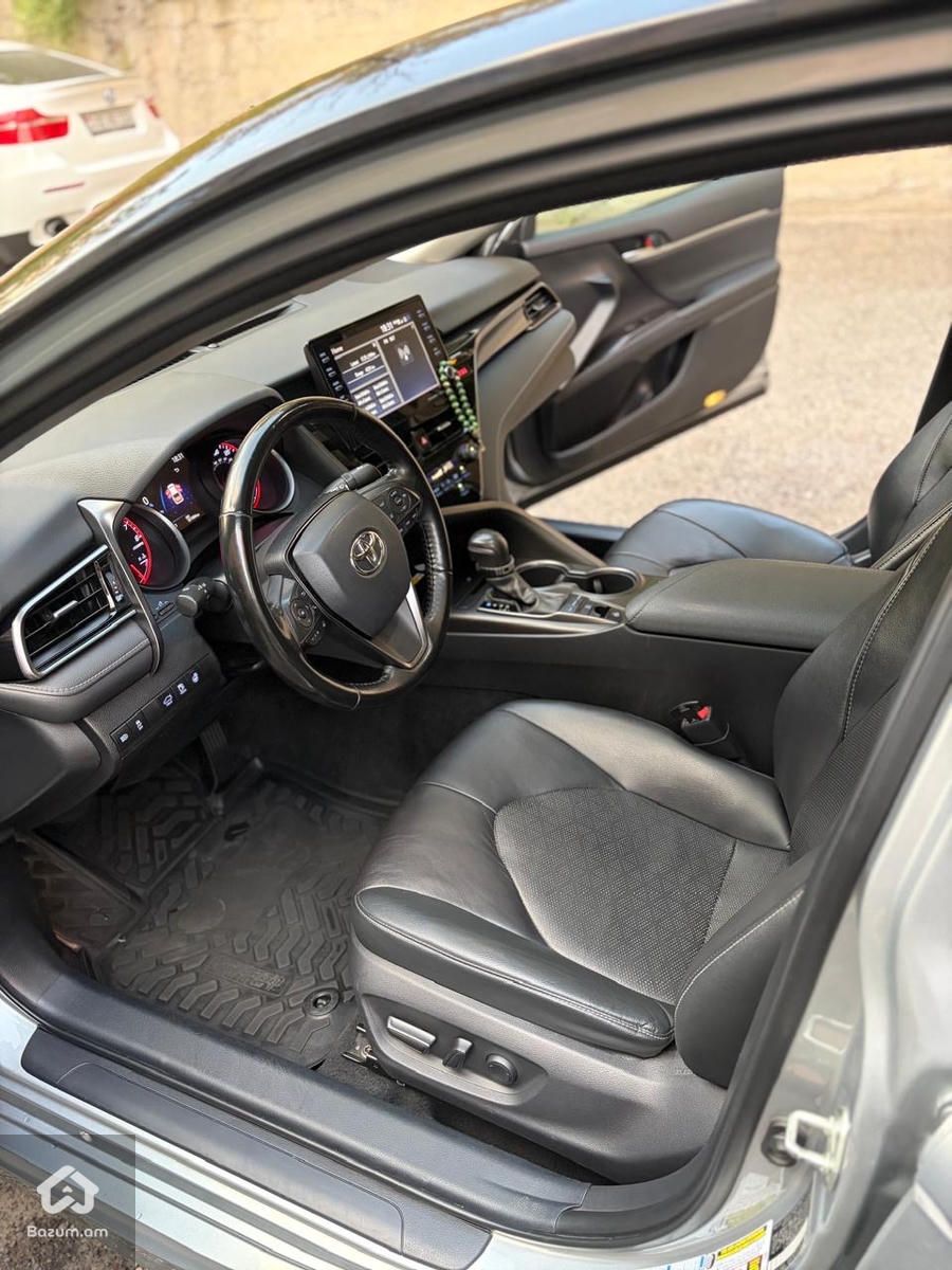 Toyota Camry 2021 - image 8