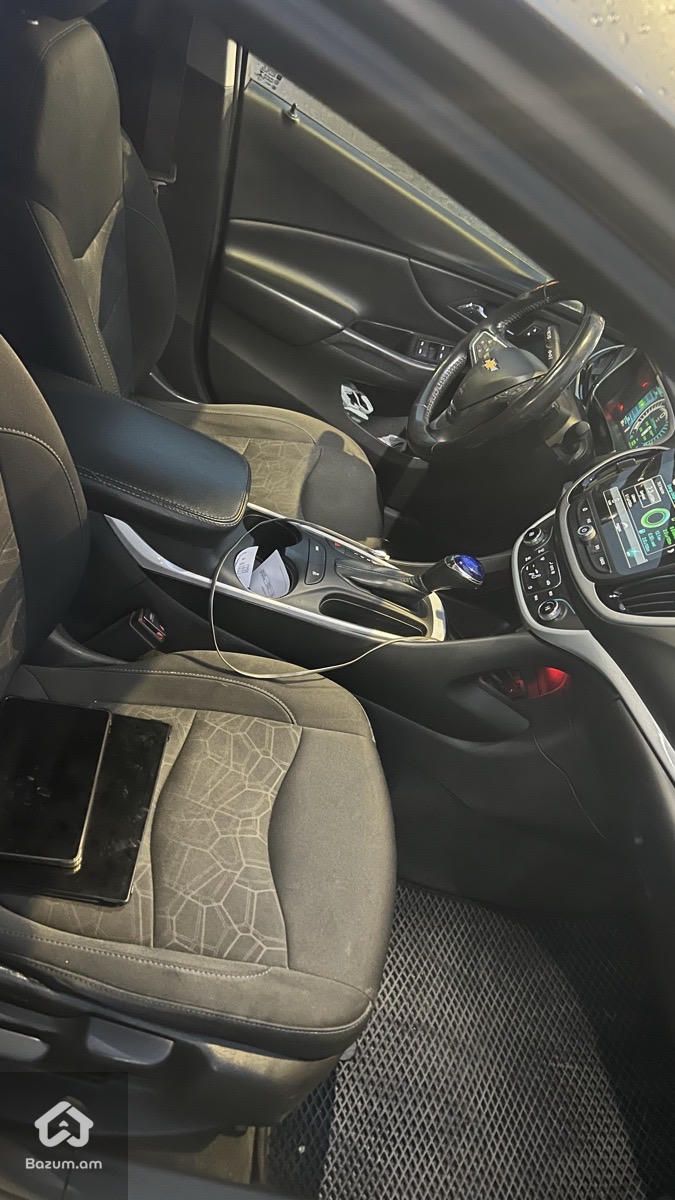 Chevrolet Volt 2017 - image 8