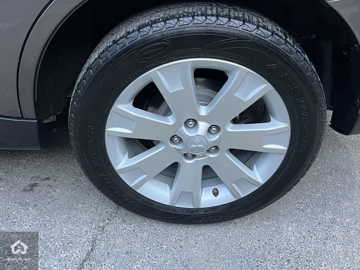 Mitsubishi Outlander 2012 - image 16