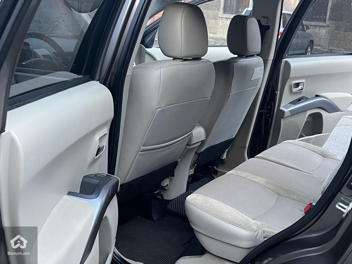 Mitsubishi Outlander 2012 - image 10