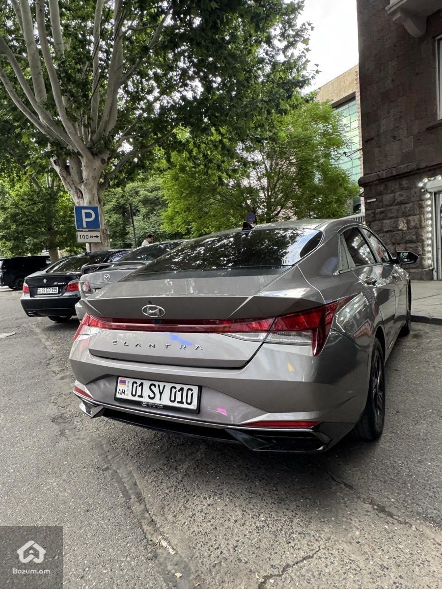 Hyundai Elantra 2021 - image 4