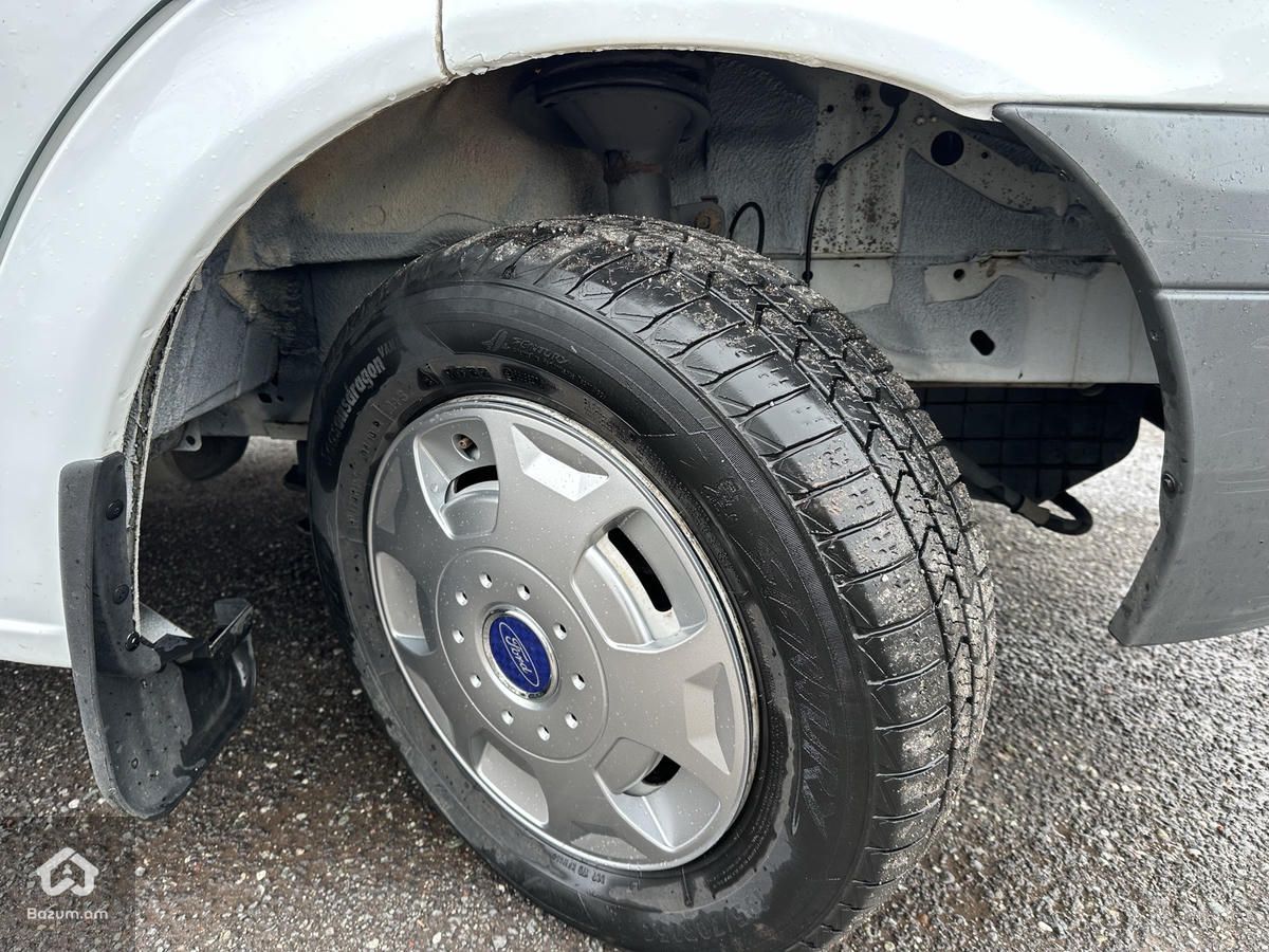 FORD TRANSIT - image 11