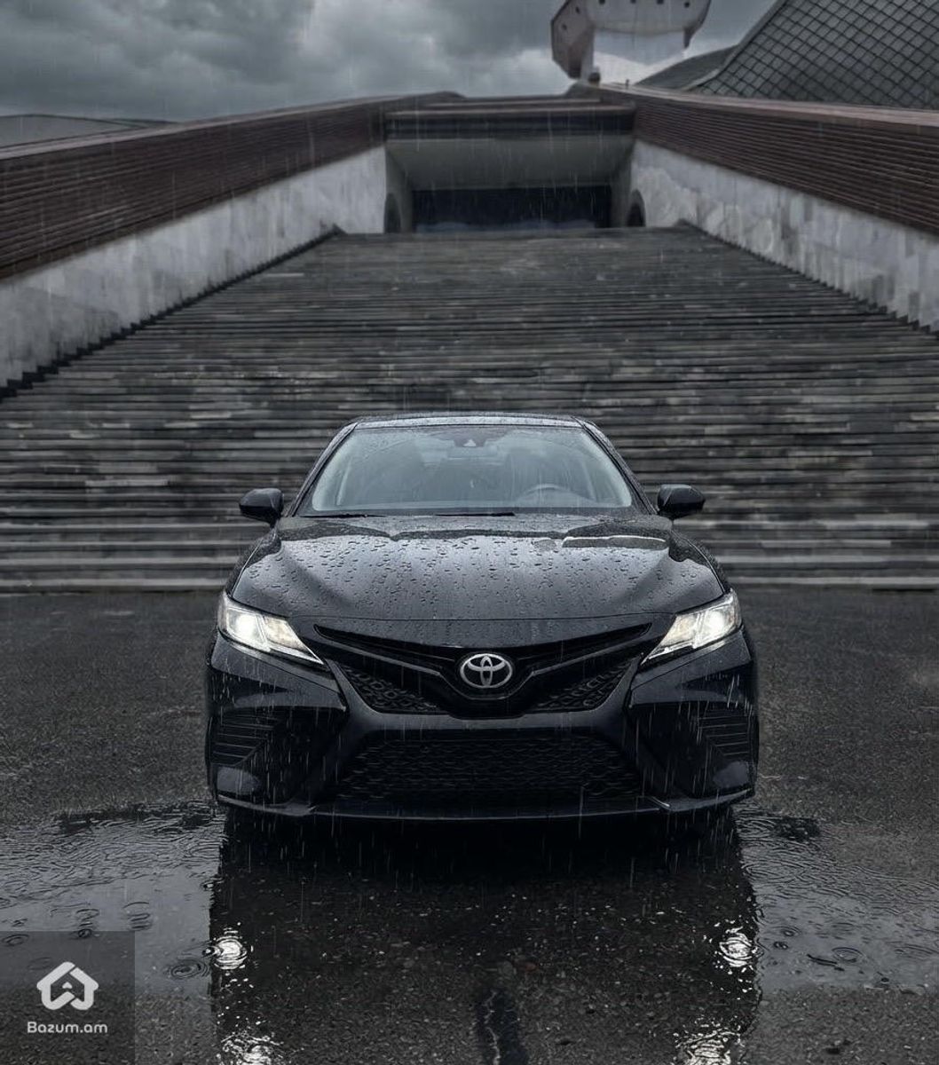 Toyota Camry 2020 - image 2