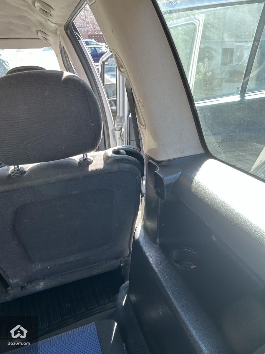 Opel Zafira 2005 - image 18