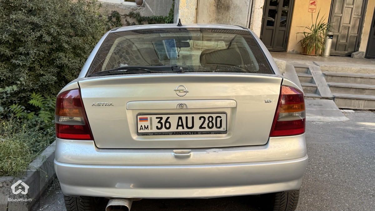 Opel Astra 2003 - image 2