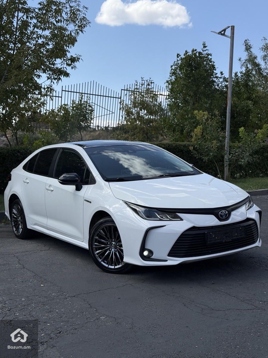 Toyota Corolla 2022 - image 1