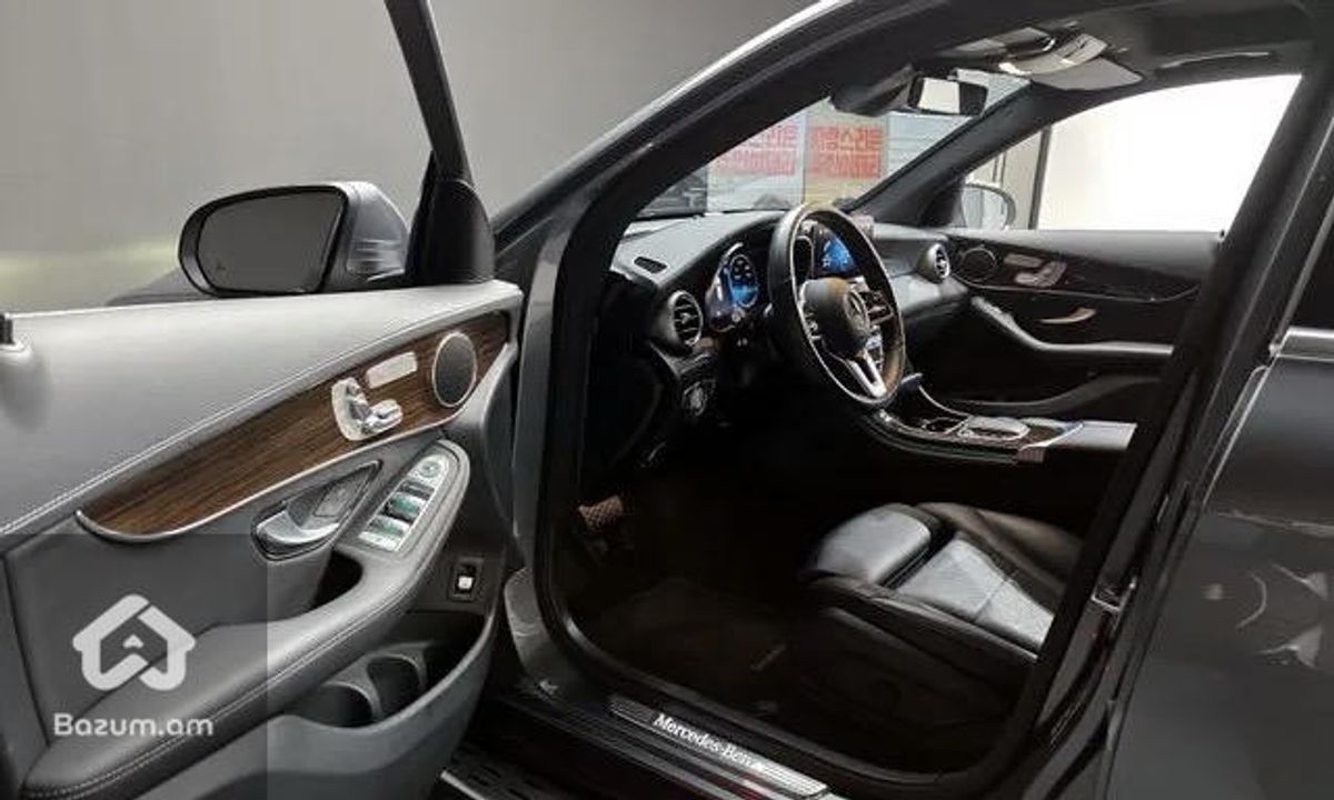 Mercedes Benz GLC-Class X253GLC300 4MATIC - image 9