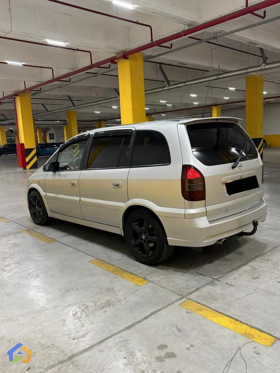 OPEL ZAFIRA OPC - image 4