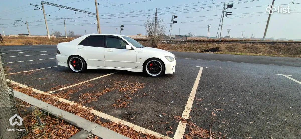 Toyota Altezza - image 3