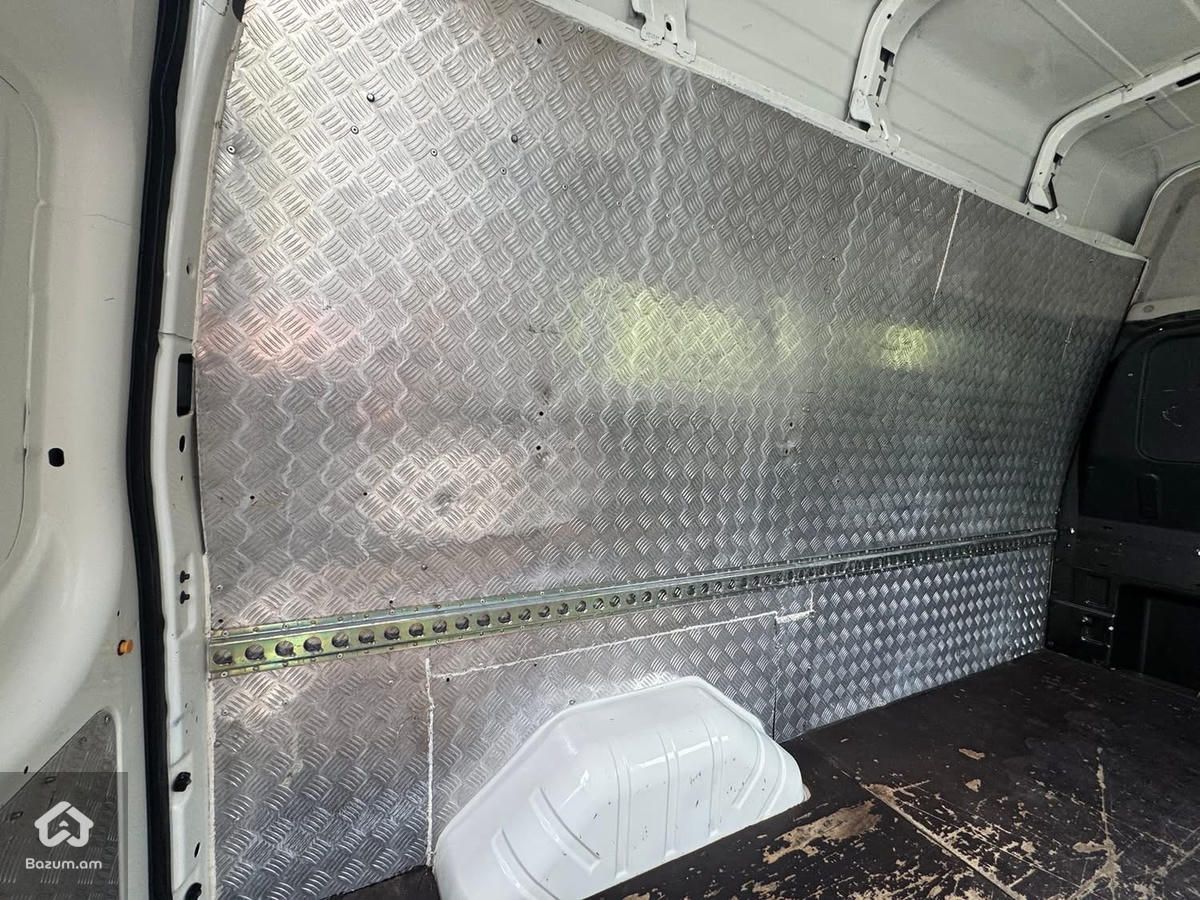 Ford transit - image 11