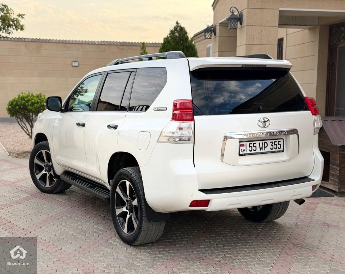 Toyota Land Cruiser Prado 2011 - image 3