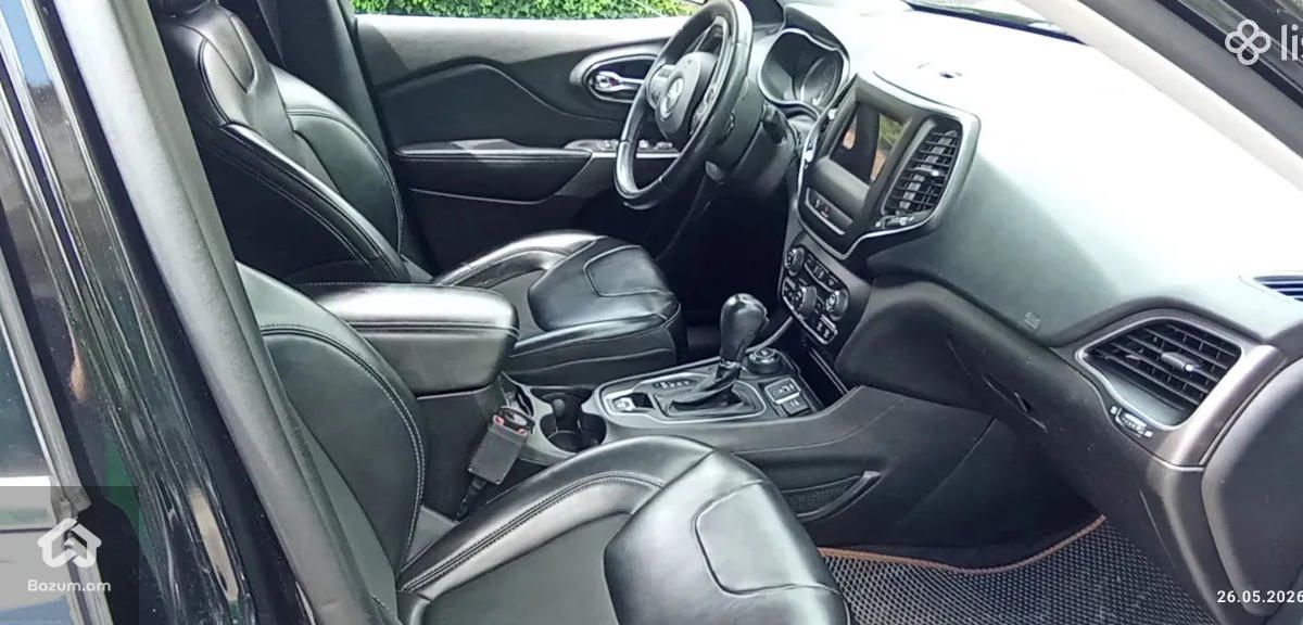 Jeep Cherokee 2020 - image 2