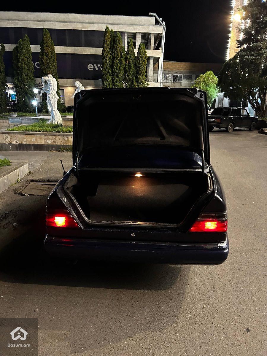 Mercedes-Benz E E320 W124 - image 10