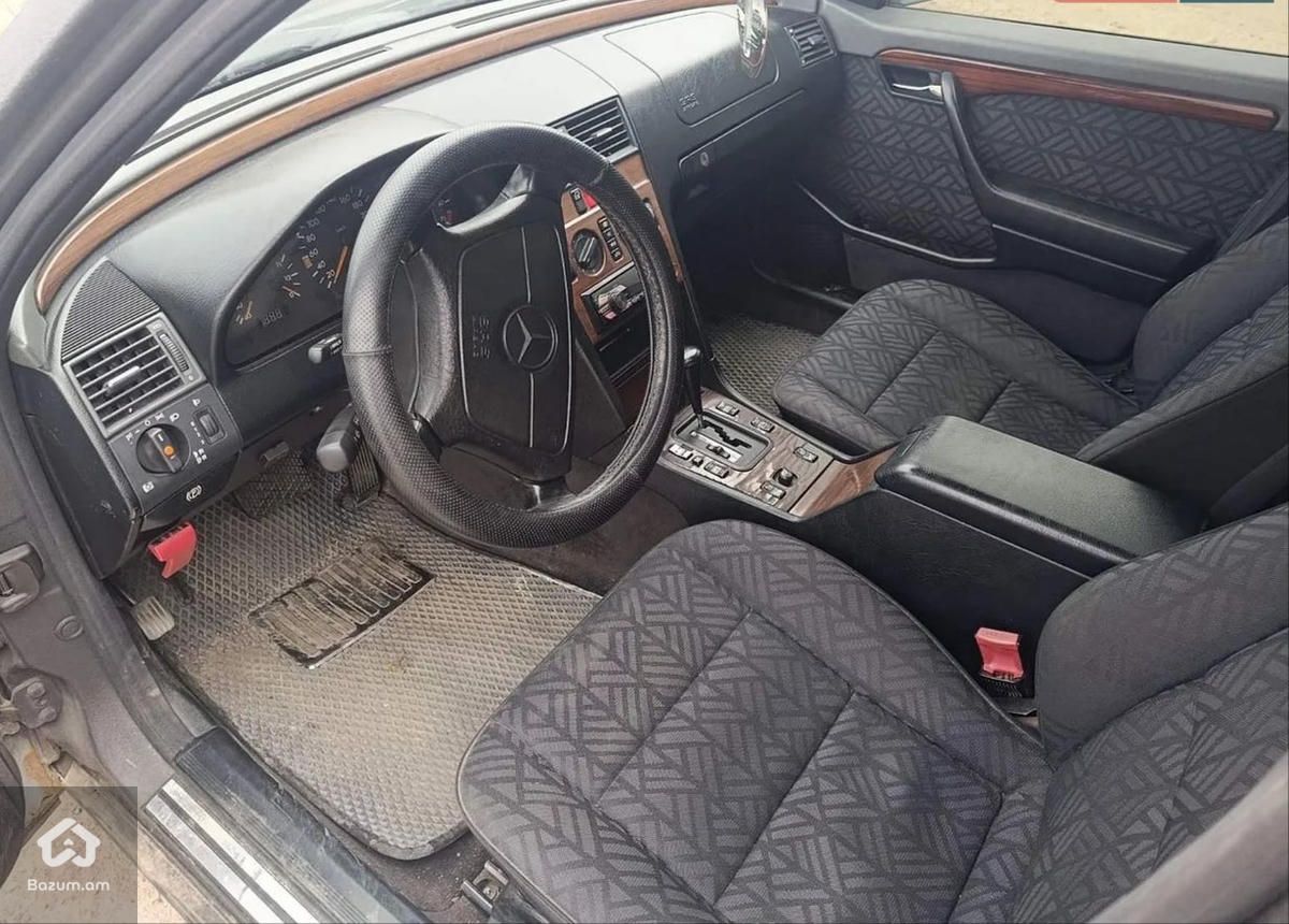mercedes benz w202 c200 - image 2