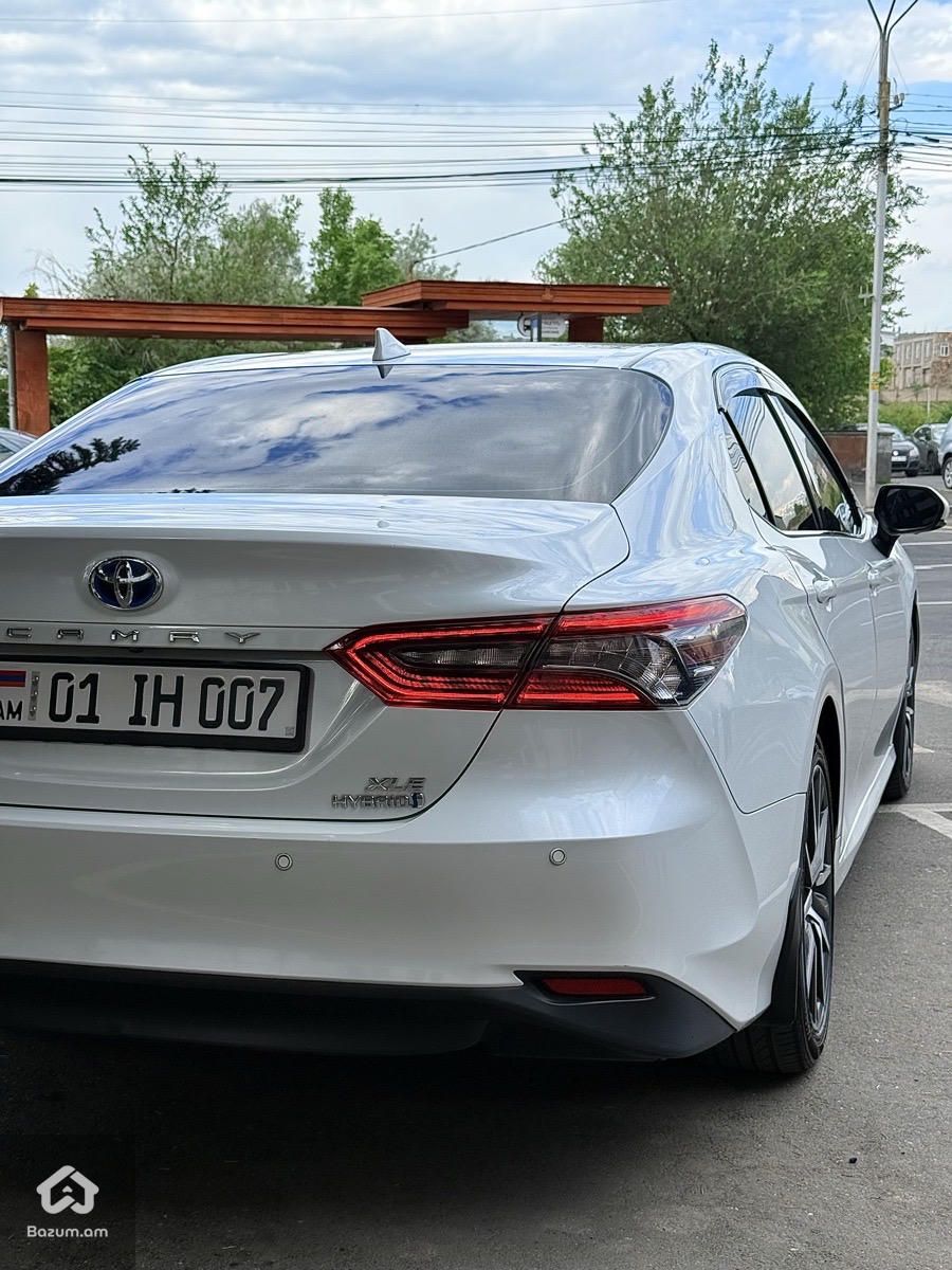 Toyota Camry 2021 HYBRID - image 3