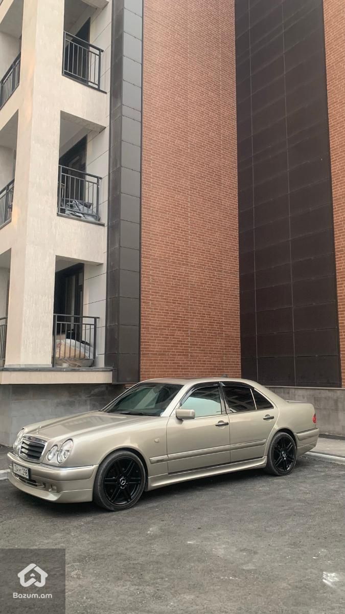 Mersedes Benz - image 4
