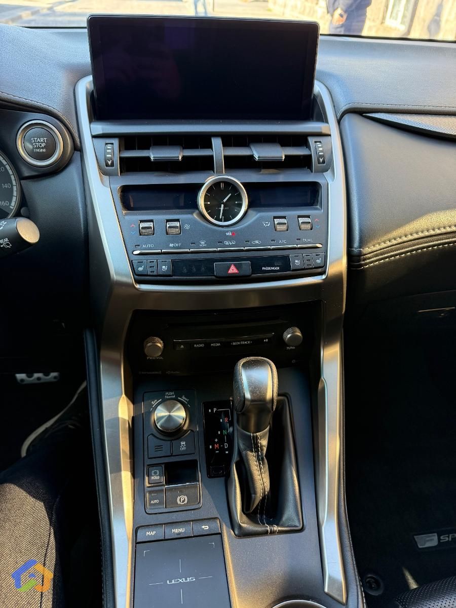 Lexus NX300 F Sport - image 5