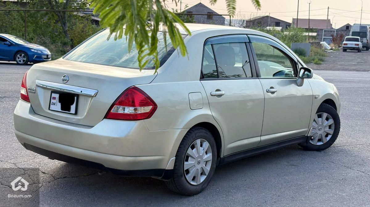 NISSAN TIIDA LATIO - image 1