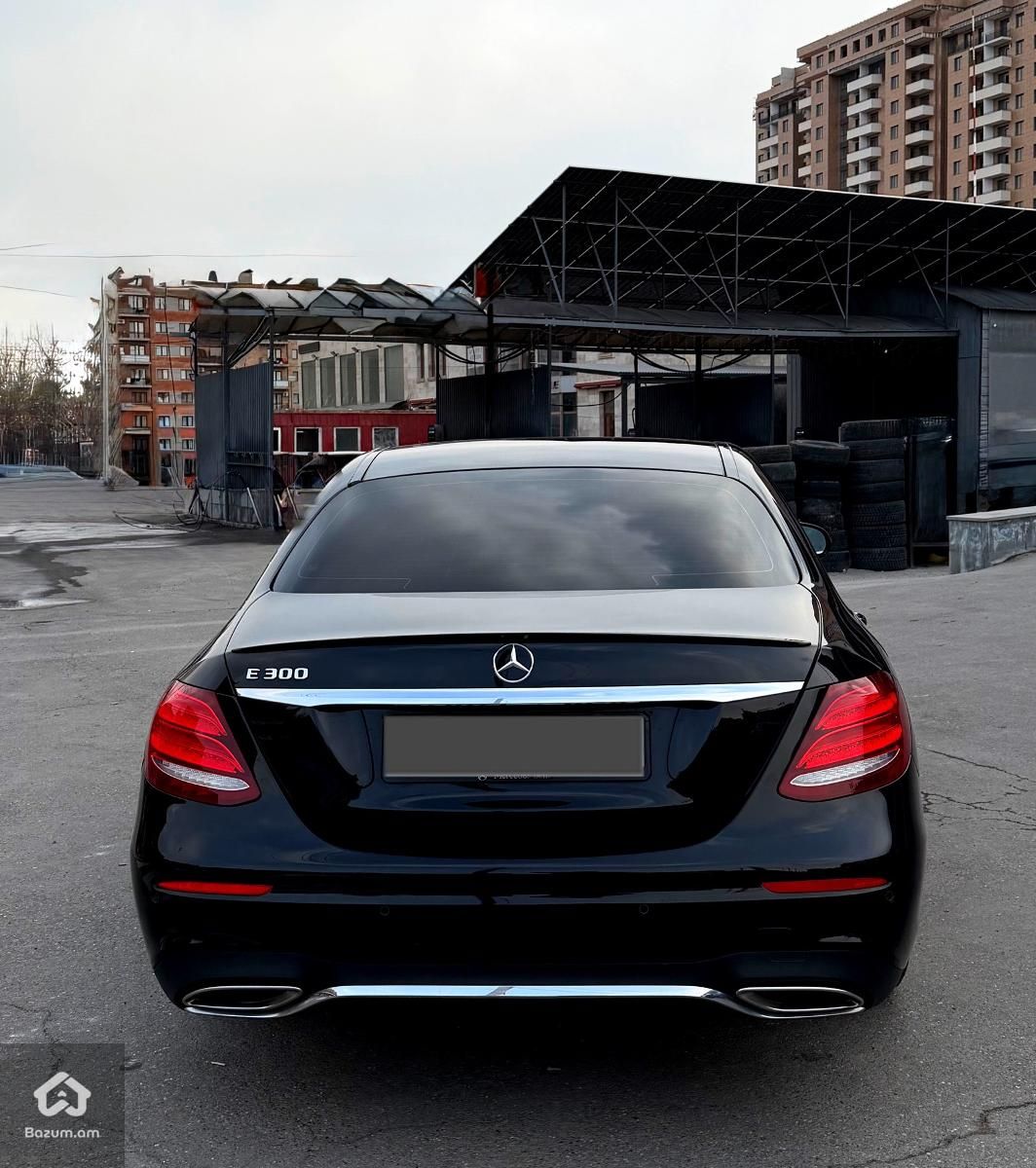 Mercedes Benz E300 - image 5