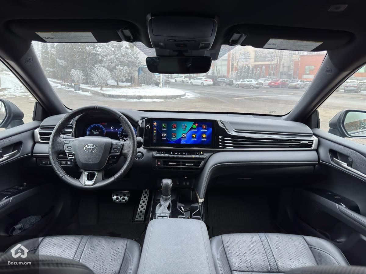 Toyota Camry XSE - image 5