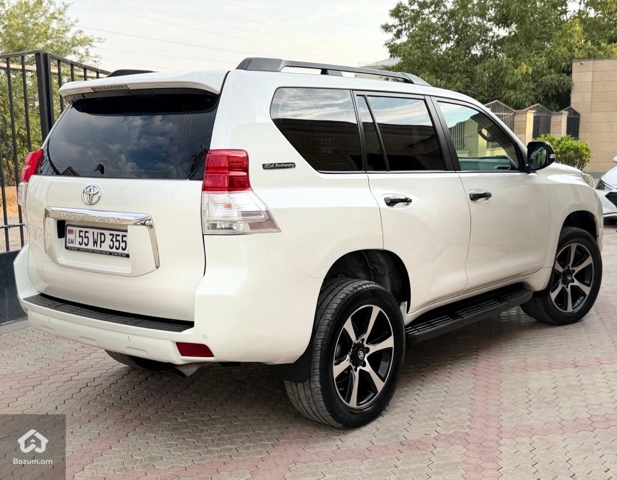 Toyota Land Cruiser Prado 2011 - image 4
