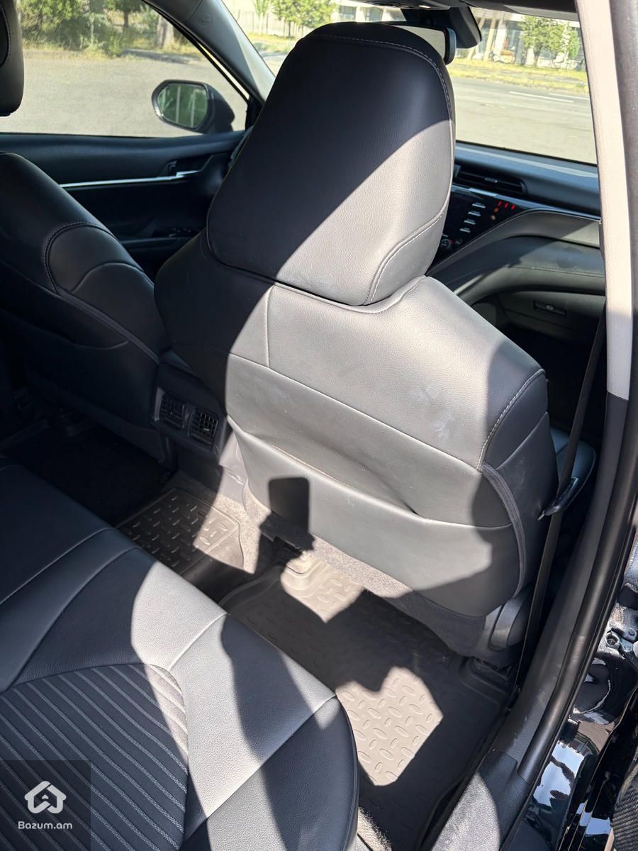 Toyota Camry SE 2020 - image 8