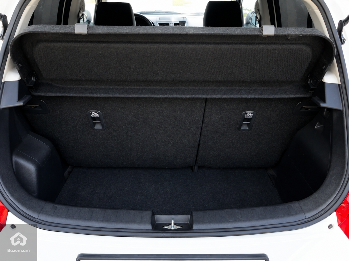 Suzuki Swift 2012 - image 12