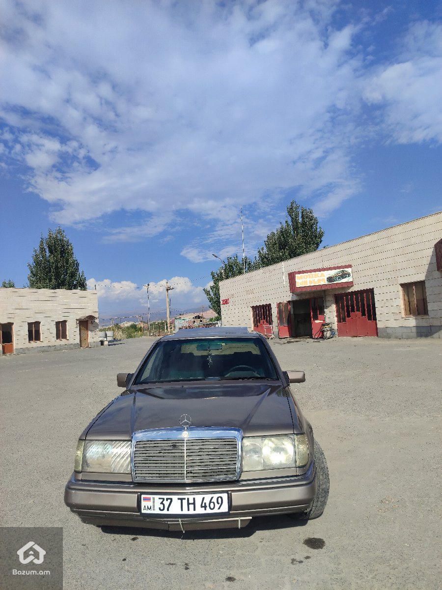 Mercedes-Benz 230 1992 - image 8