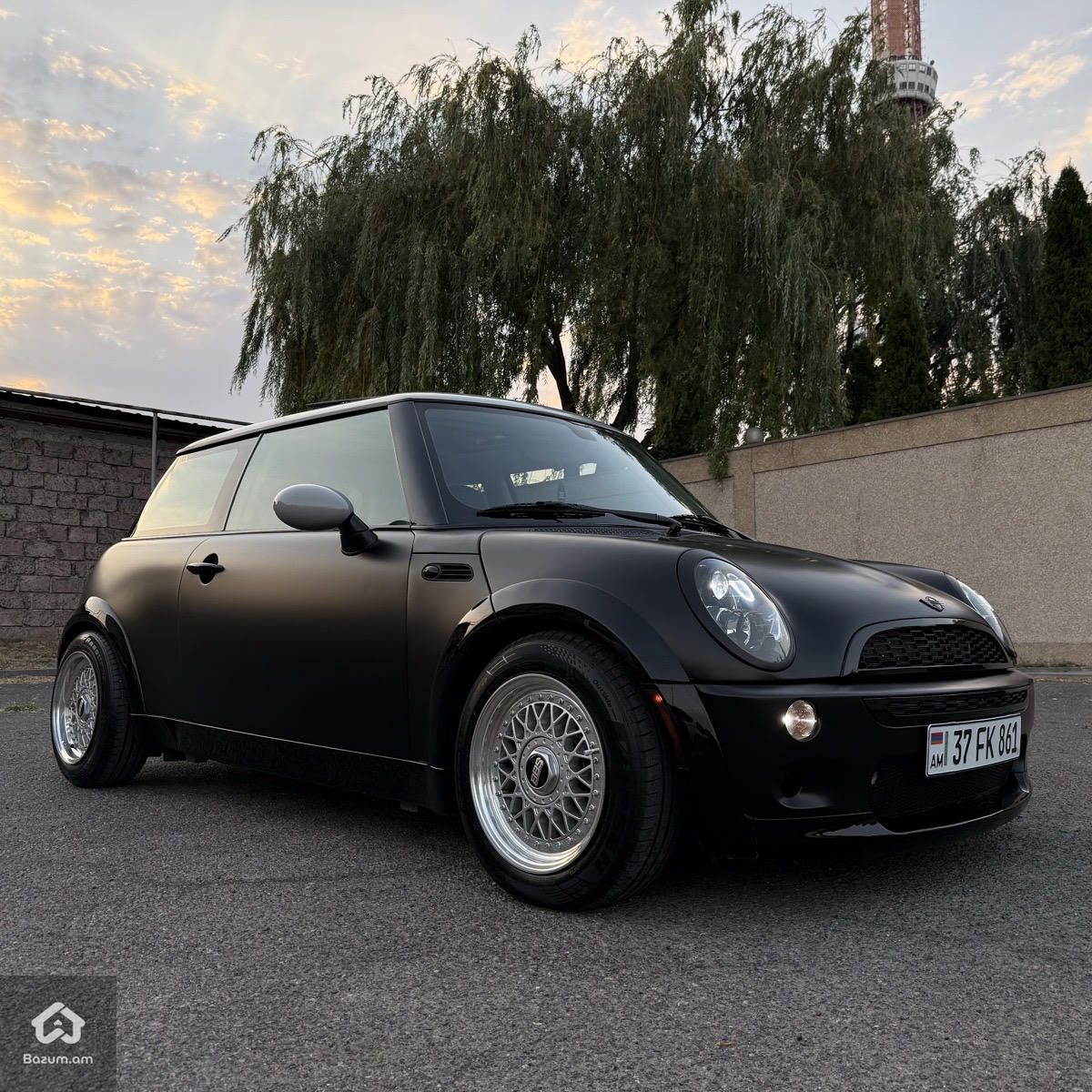 Mini Cooper - image 1