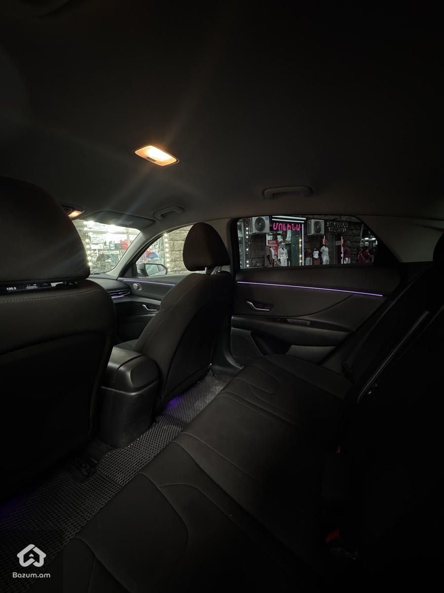 Hyundai Elantra 2021 - image 8