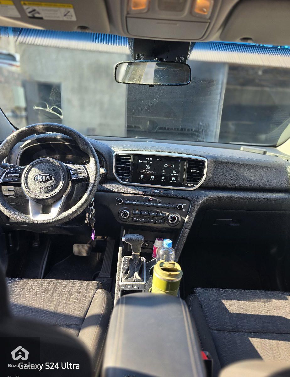 Kia Sportage  - image 8