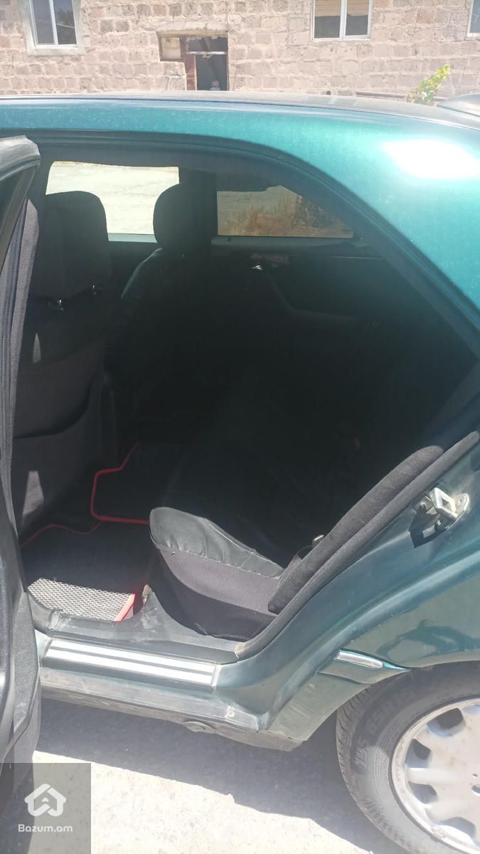 Mersedes Benz - image 5