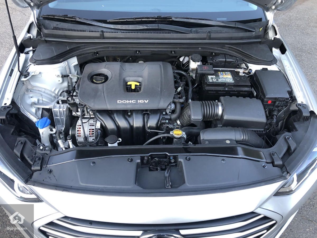 Hyundai Elantra - image 10