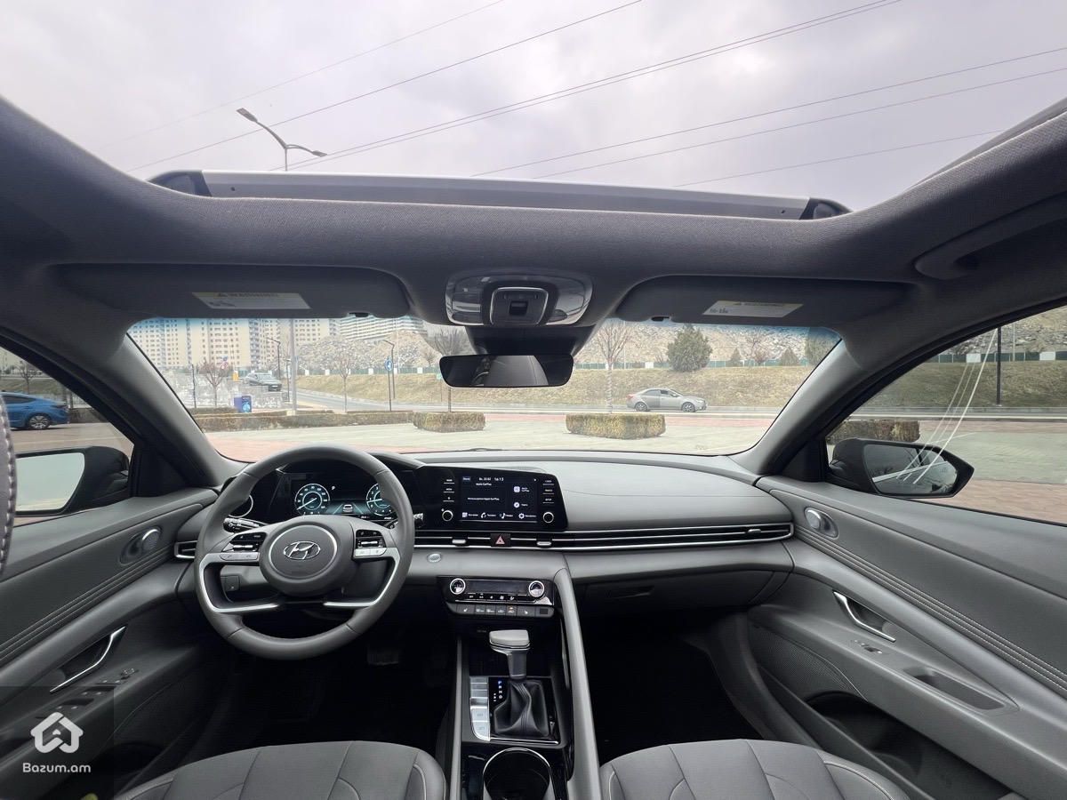 Hyundai Elantra 2021 - image 4