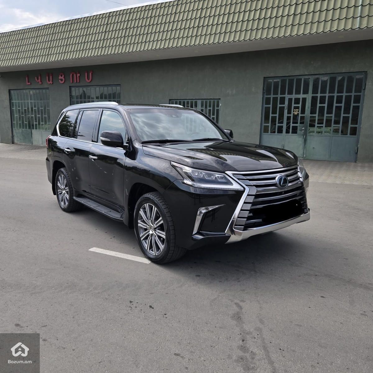 Lexus LX 570 2016 - image 1
