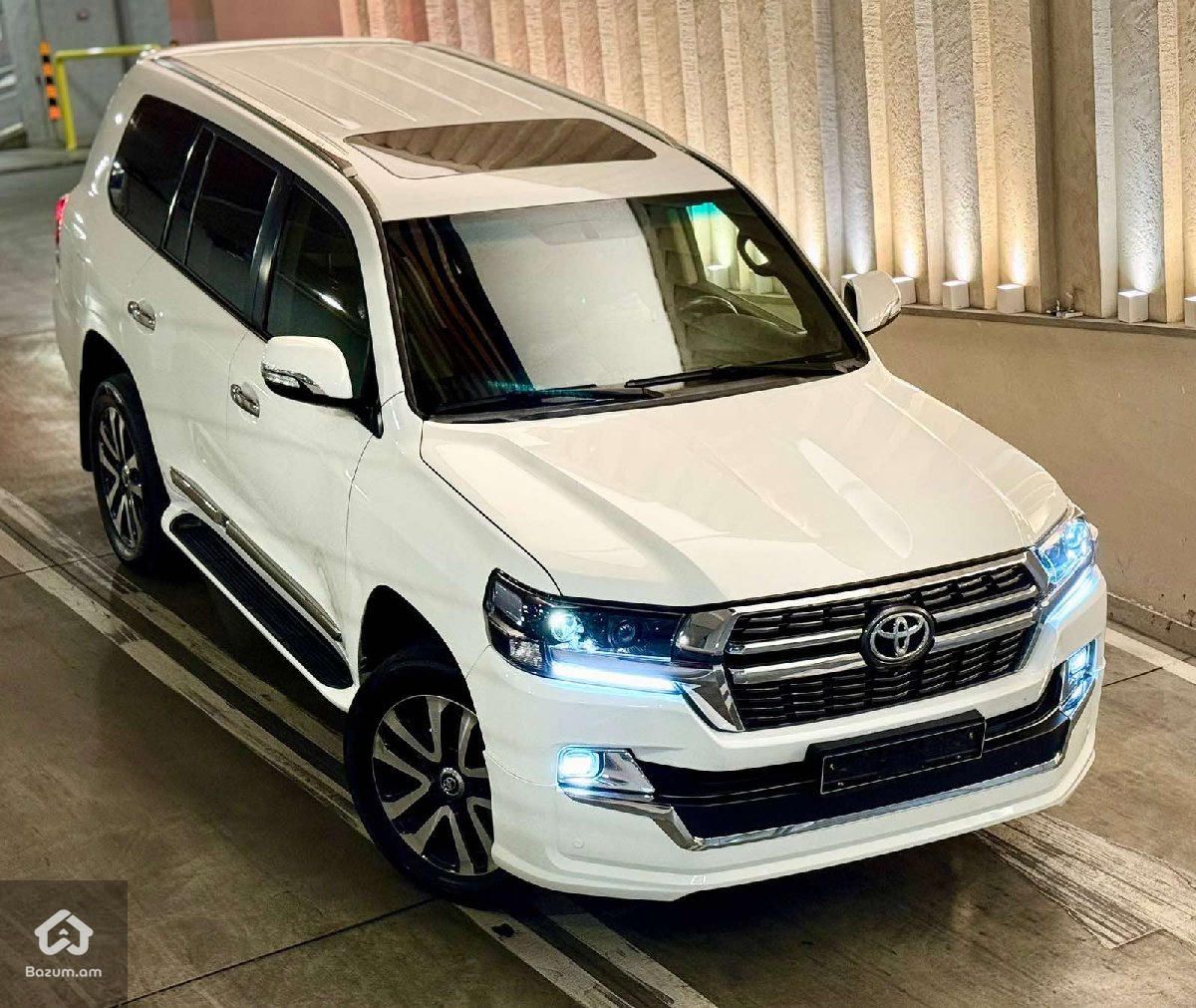 Toyota Land cruiser 200 - image 4