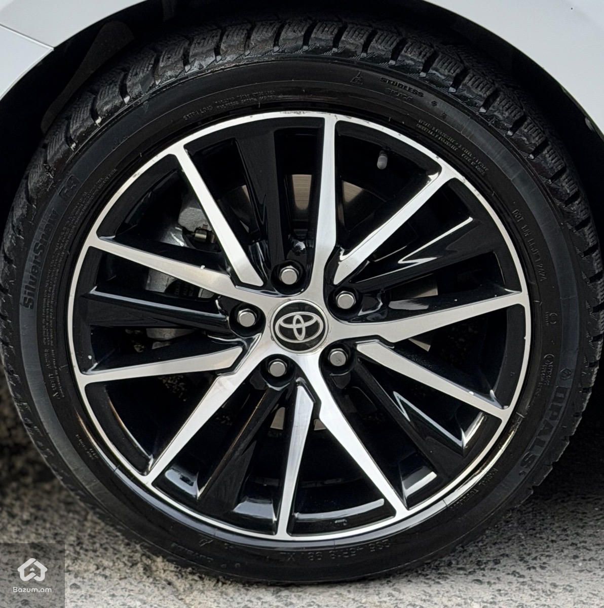 Toyota Camry 2022 - image 5