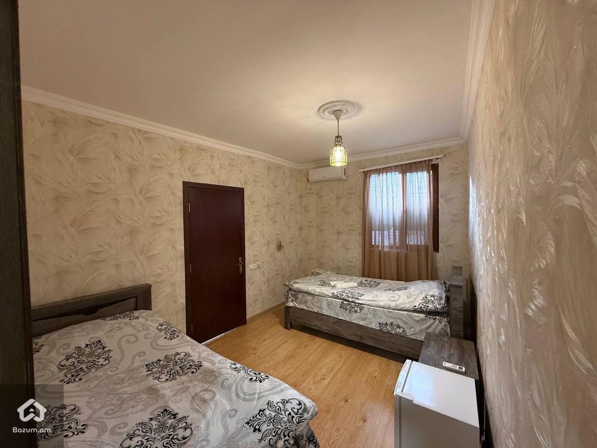 Smail juest House Lori  - image 24