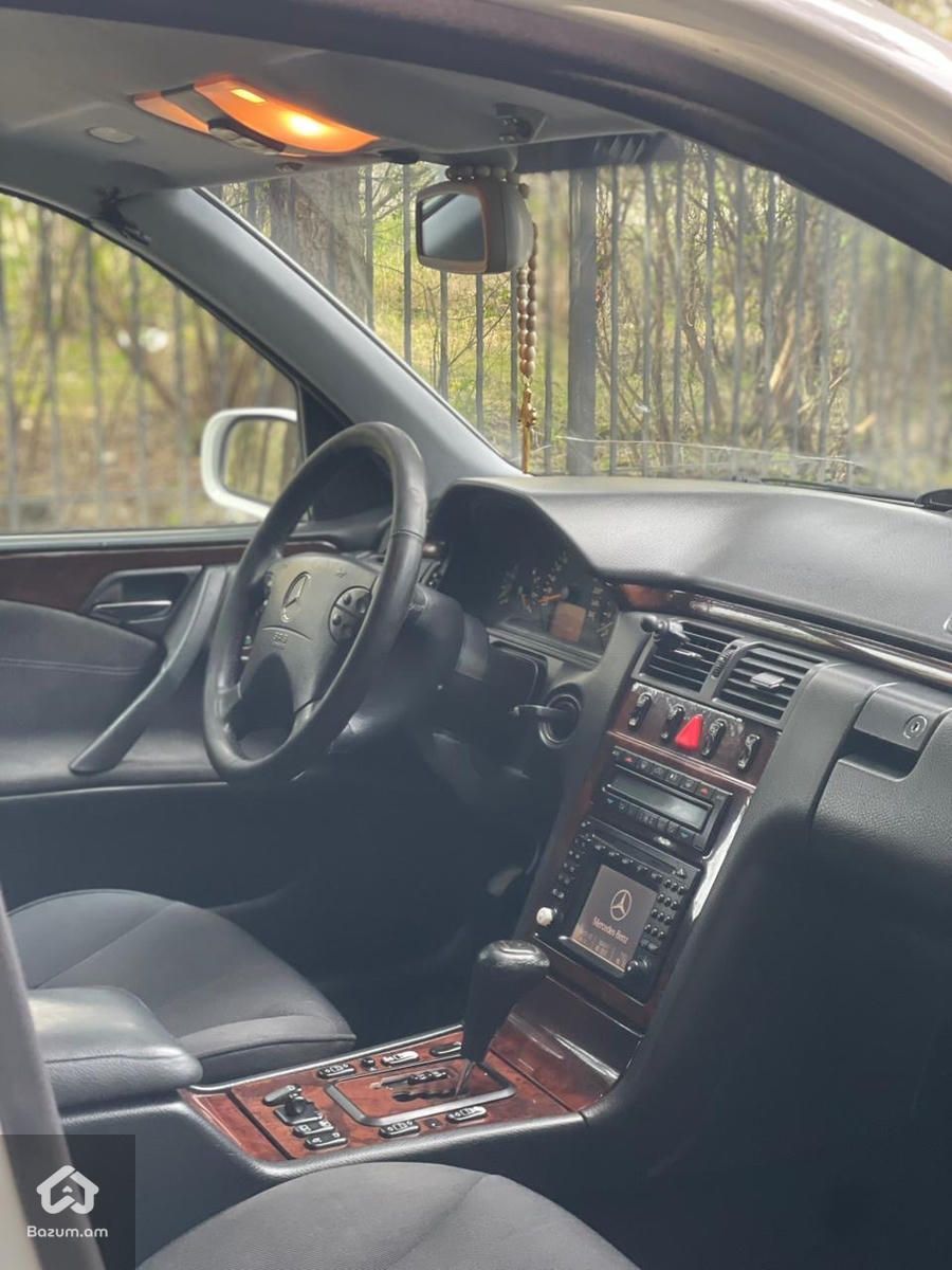 Mercedes  W210 - image 6