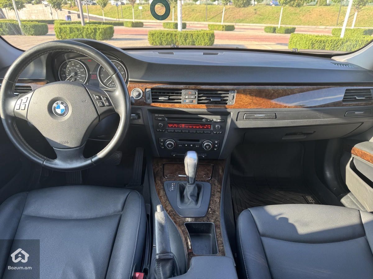BMW 328i - image 12
