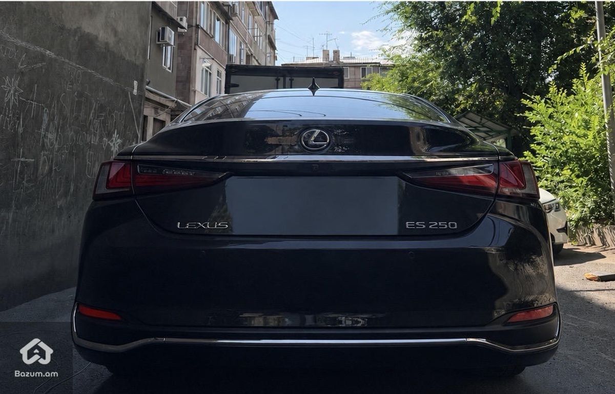 Lexus ES 250 2022 - image 2