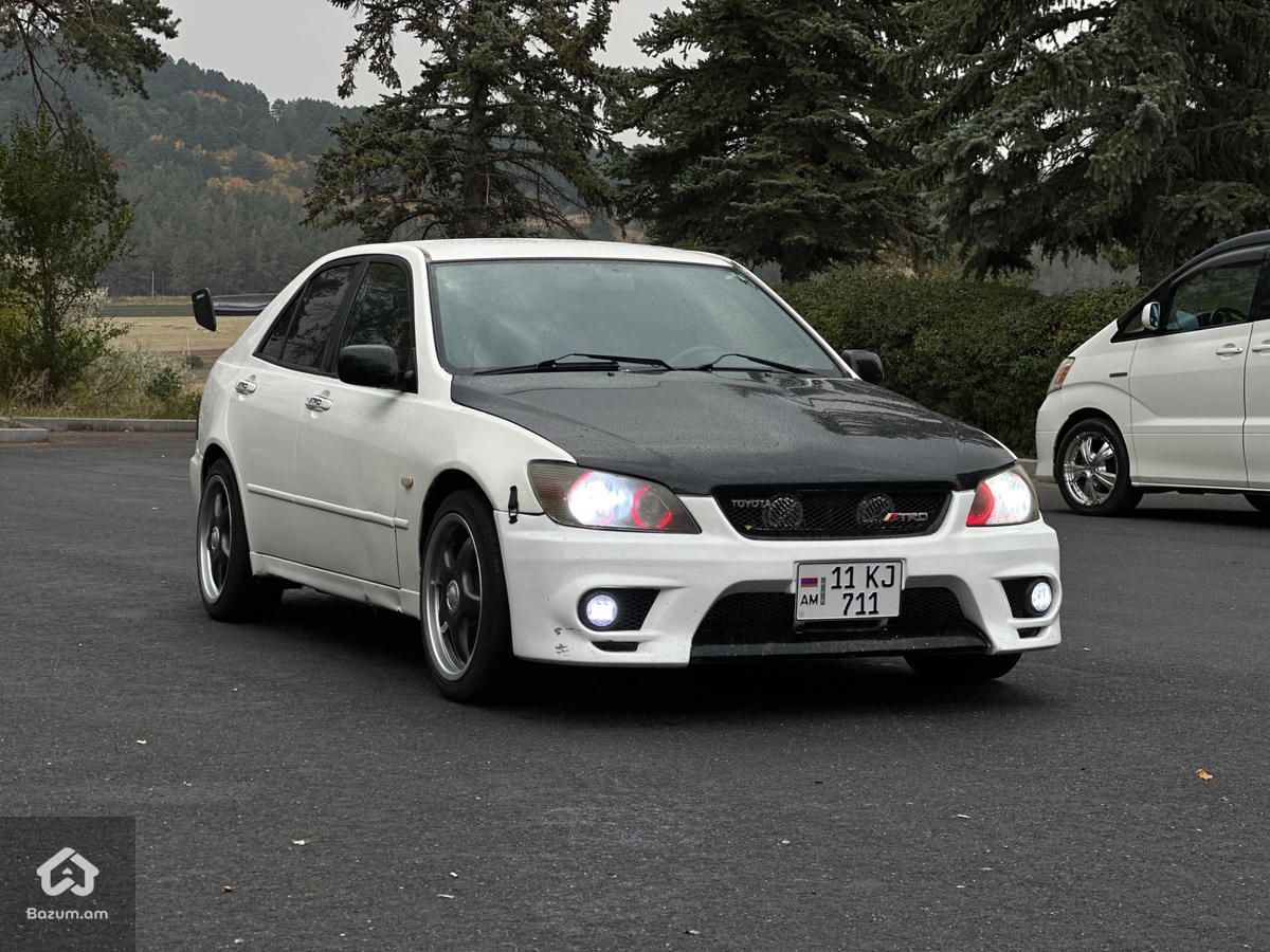 Toyota Altezza 2001 - image 10