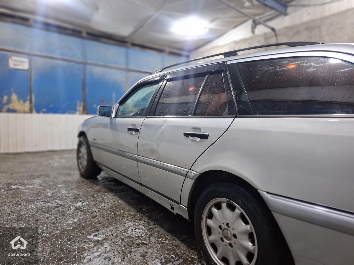 MERCEDES BENZ C240 - image 2
