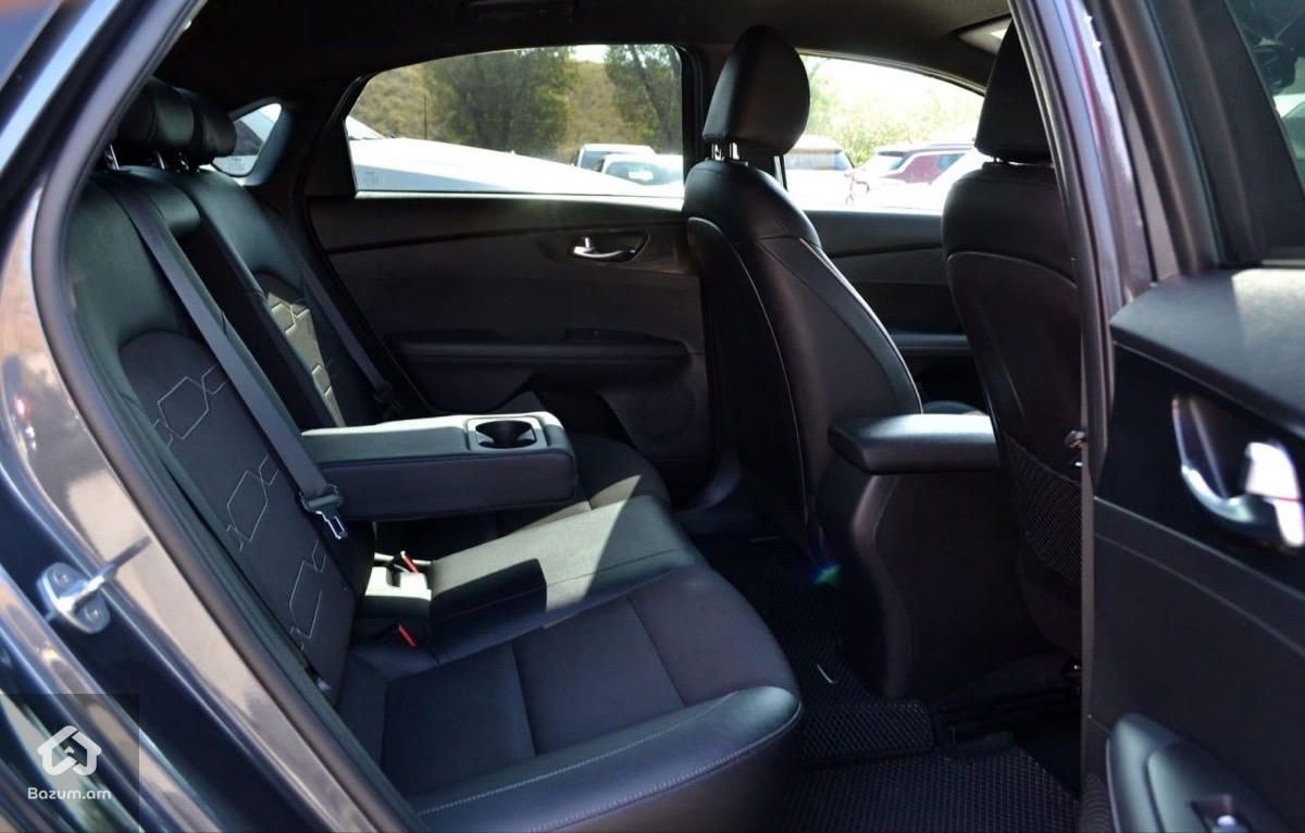 Kia Forte 2022 - image 11