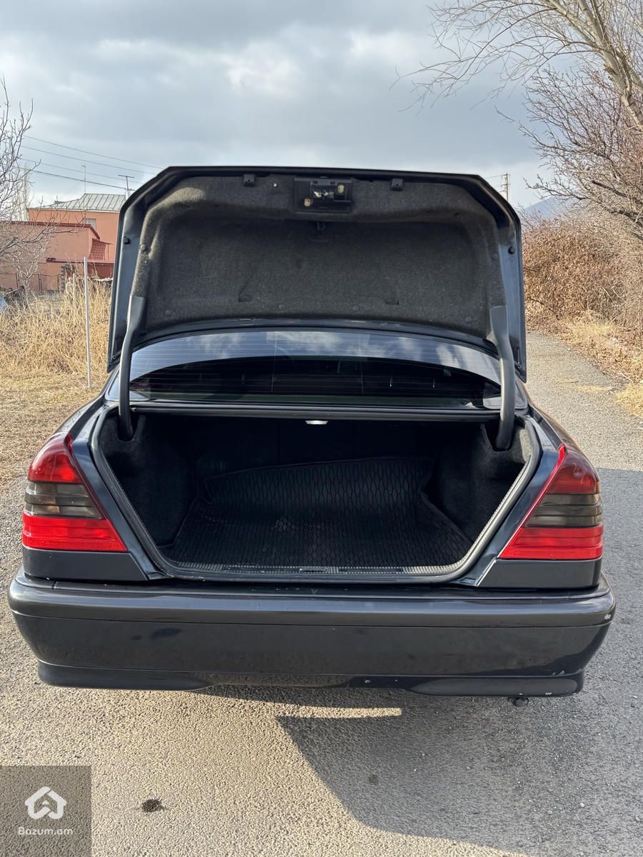 Mercedes Benz C200, Japan, գործարանային Ձախ ղեկ - image 9